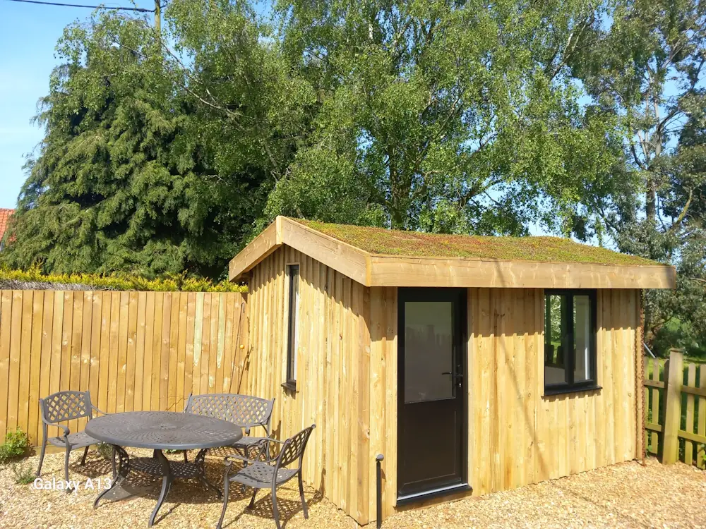 garden building structures: garden studio